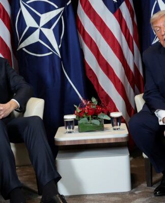 O presidente dos Estados Unidos, Donald Trump, participa de reunião bilateral com o secretário-geral da Otan, Mark Rutte, durante o Fórum Econômico Mundial, em Davos