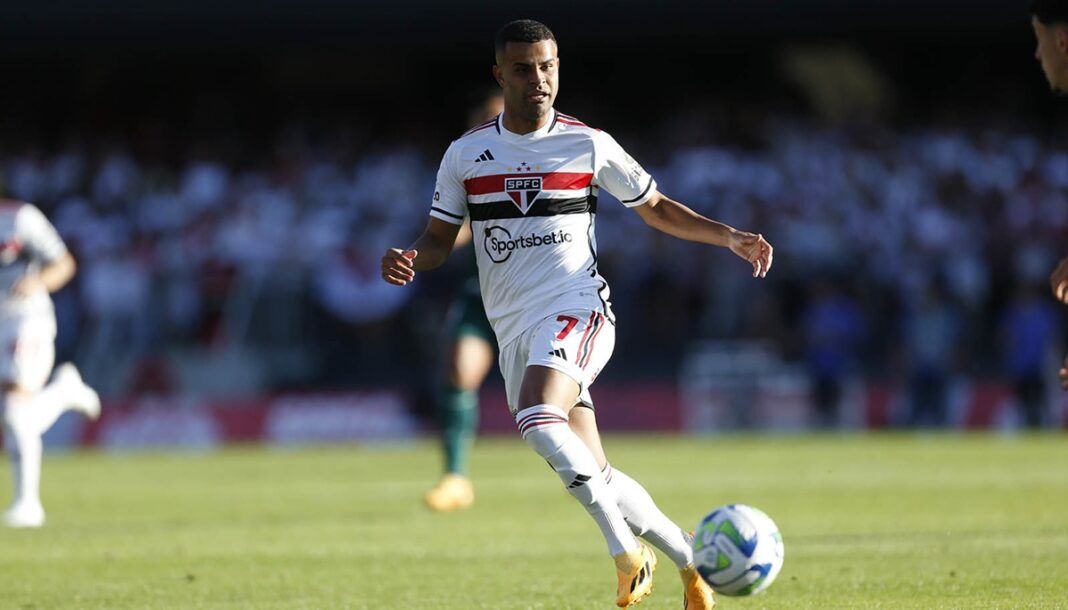 O volante Alisson, do São Paulo