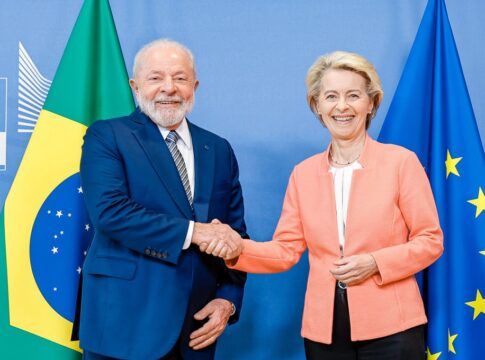 Encontro de Lula com a presidenta da Comissão Europeia, Ursula von der Leyen, em Bruxelas, em julho de 2023