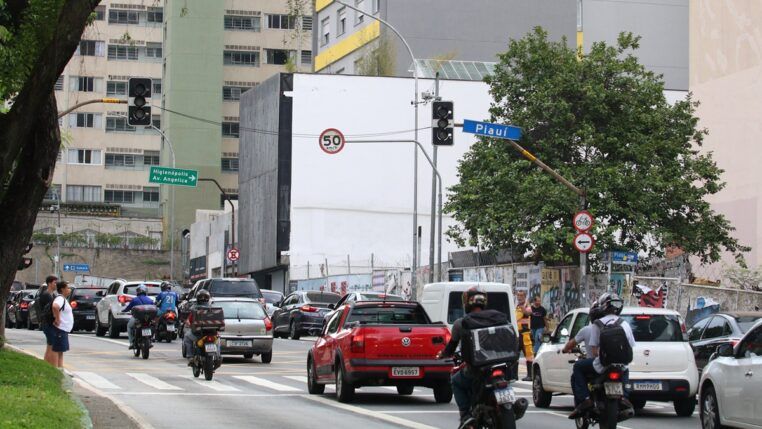 - Semáforos apagados na rua da Consolação durante o apagão de energia de Enel.