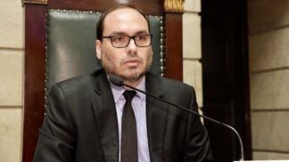 O vereador Carlos Bolsonaro na Câmara Municipal do Rio