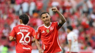 Alan Patrick comemora o primeiro gol do Internacional contra o Inter de Santa Maria (Foto: Reprodução/@SCInternacional)