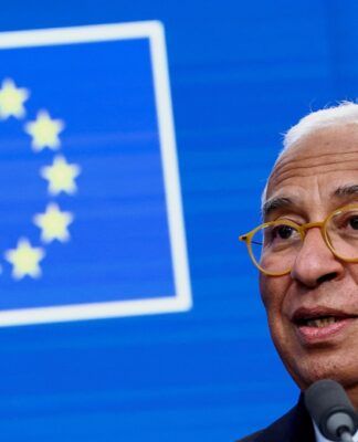 António Costa discursa após cúpula da UE em Bruxelas que debateu tensões transatlânticas e ameaças dos EUA envolvendo tarifas e a Groenlândia (Foto: Yves Herman/Reuters)