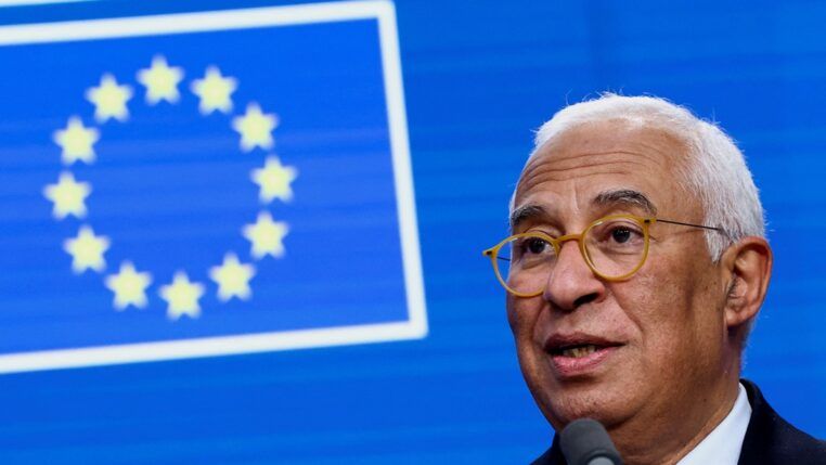 António Costa discursa após cúpula da UE em Bruxelas que debateu tensões transatlânticas e ameaças dos EUA envolvendo tarifas e a Groenlândia (Foto: Yves Herman/Reuters)