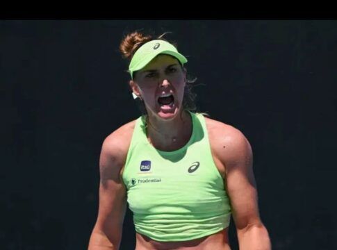 Bia Haddad estreia com derrota no Australian Open após virada de tenista do Cazaquistão