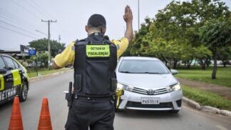 Fiscalização do Detran-DF em via de Brasília