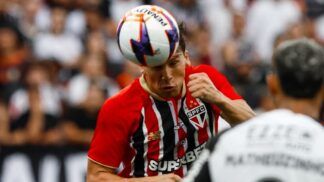 Lance de Corinthians e São Paulo em Itaquera