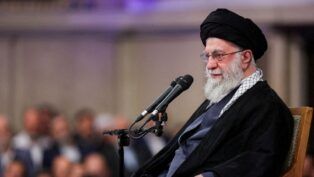 O Líder supremo do Irã, Ali Khamenei (Foto: Gabinete do Líder Supremo Iraniano/WANA/Divulgação via Reuters)
