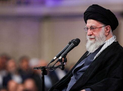 O Líder supremo do Irã, Ali Khamenei (Foto: Gabinete do Líder Supremo Iraniano/WANA/Divulgação via Reuters)
