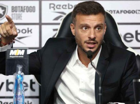 Apresentado na última terça-feira (20/01) pelo Botafogo, o técnico Martín Anselmi deve fazer sua estreia contra o Volta Redonda (Foto: Vitor Silva/Botafogo)