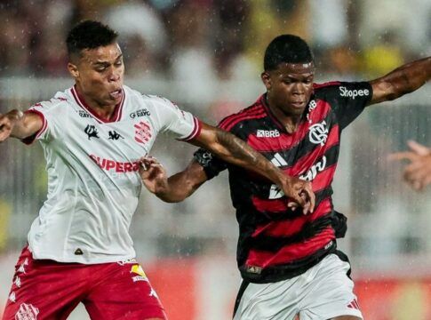 Bangu surpreende o Flamengo, vence por 2 a 1 e larga na frente no Carioca