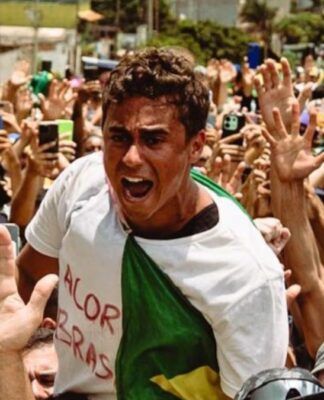 Nikolas Ferreira encerra caminhada de 240 km com ato pela anistia em Brasília