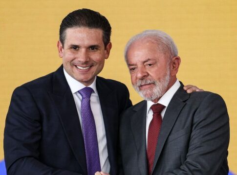Hugo Motta condiciona apoio à reeleição de Lula a gestos para Paraíba