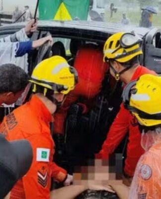 Raio atinge manifestantes no DF e deixa dezenas de feridos durante ato pró-Bolsonaro