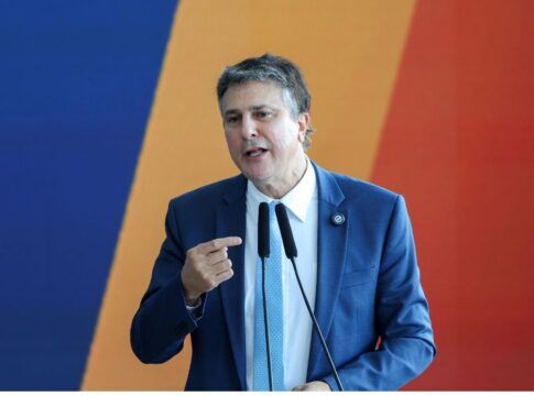 Camilo Santana confirma que deixará o Ministério da Educação