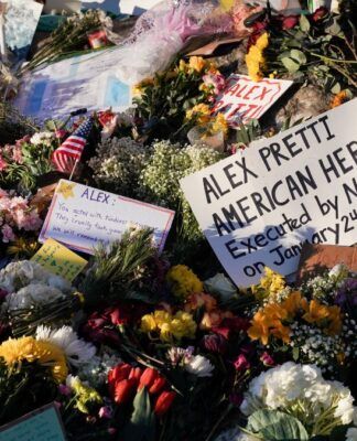 Agentes do ICE que mataram enfermeiro em Minneapolis são afastados