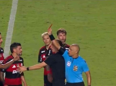 Sálvio Spínola sobre lance envolvendo Arrascaeta e Alan Franco: “Não é pênalti”