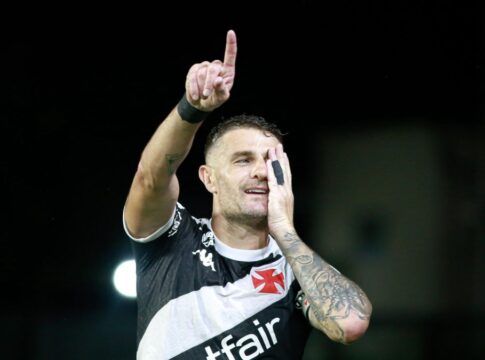 Cerro Porteño faz proposta, e Vegetti pede para deixar o Vasco