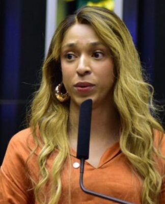 Erika Hilton pede que rede que atribuiu falsamente transfobia a Lula seja investigada