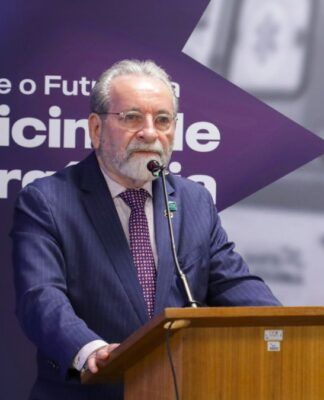 Presidente do CFM critica “resultados pífios” de exame que avaliou médicos