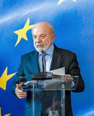 Lula diz que Trump “quer governar o mundo” pelas redes sociais