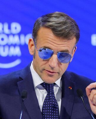 Por que Macron usou óculos escuros em discurso no Fórum Econômico Mundial?