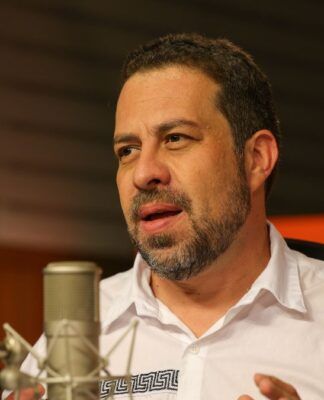 Governo espera votação de fim da escala 6×1 no 1º semestre, diz Boulos