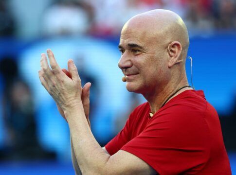 Andre Agassi entregará troféu ao campeão do Rio Open deste ano