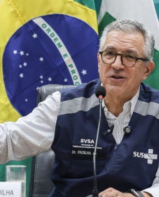 Padilha diz que escolas de medicina podem ser proibidas de aplicar vestibular