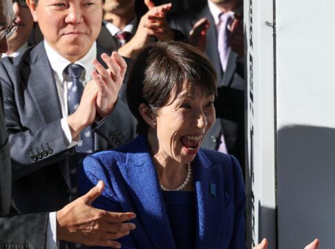 Premiê do Japão dissolve Parlamento e convoca eleições para fevereiro