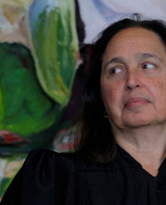 Juíza dos EUA bloqueia iniciativa de Trump de encerrar status legal de 8.400 imigrantes