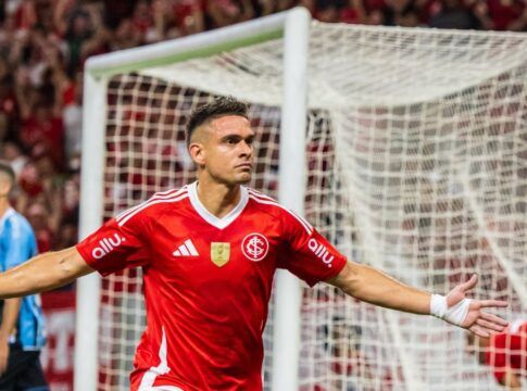 Inter derrota Grêmio por 4 a 2 no Gre-Nal 449 com virada emocionante no Beira-Rio