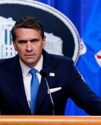 Justiça dos EUA divulga mais 3 milhões de arquivos do caso Epstein