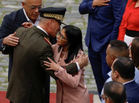 Daniela Lima: “EUA mantiveram vice chavista no poder para evitar guerra civil”