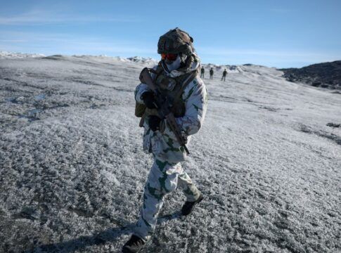 Groenlândia diz “basta de fantasias” e repudia declarações de Trump sobre anexação