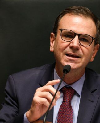 Eduardo Paes anuncia pré-candidatura ao governo do Rio e declara apoio a Lula