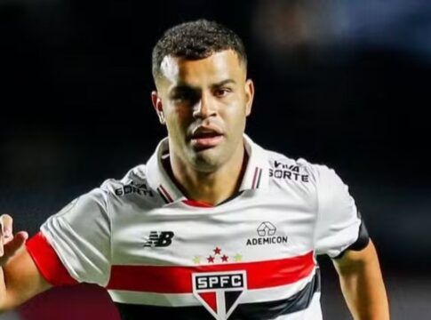 Alisson convive com climão no São Paulo após negociação frustrada com o Corinthians