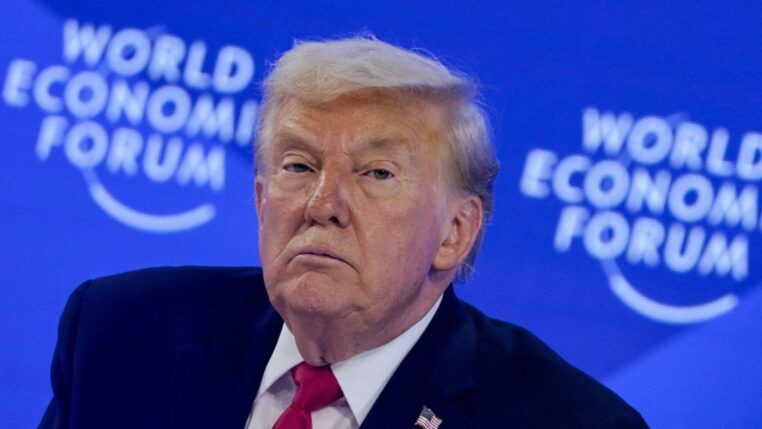 Donald Trump durante discurso no Fórum Econômico Mundial (Foto: REUTERS/Jonathan Ernst)