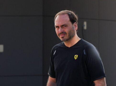 “Inacreditável”, diz Carlos Bolsonaro sobre condição do pai na Papudinha