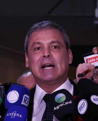 PT processa parlamentares que associaram Lula ao narcotráfico