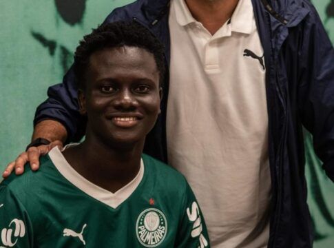 Xodó de João Paulo Sampaio, zagueiro marfinense é inscrito pelo Palmeiras no Paulistão