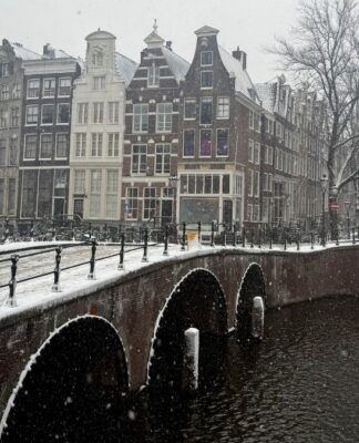 Nevasca e tempestade cancelam 800 voos em Amsterdã nesta quarta