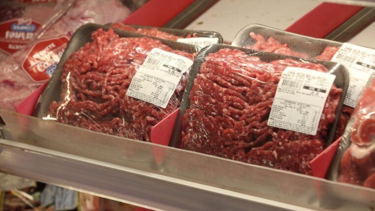 Bandejas de carne moída