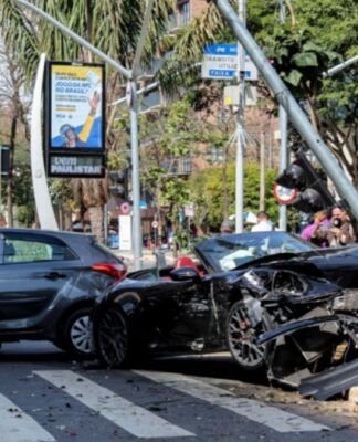 Gato Preto é indiciado por 4 crimes após acidente com Porsche na Faria Lima