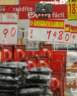 Inflação fecha 2025 em 4,26% após alta de 0,33% em dezembro