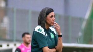 Nívia de Lima, da Chapecoense, é a primeira treinadora mulher a vencer jogo na Copinha