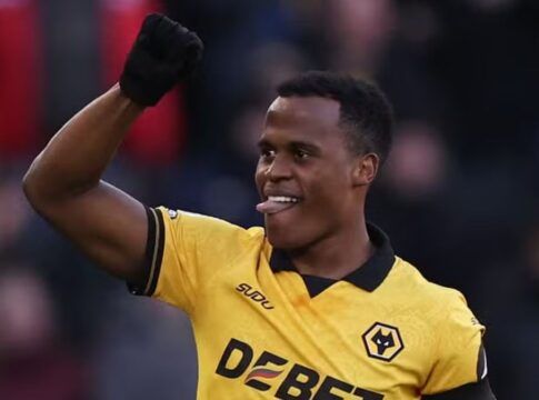 Palmeiras oficializa proposta por Arias e Fluminense corre contra o relógio