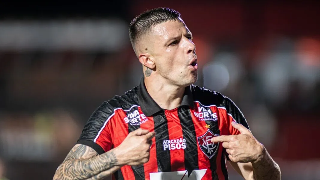 Atacante do Vitória, Renato Kayzer é esperança de gol (Foto: Victor Ferreira/EC Vitória)