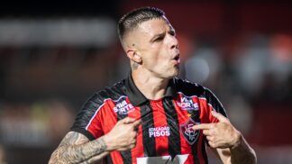 Atacante do Vitória, Renato Kayzer é esperança de gol (Foto: Victor Ferreira/EC Vitória)