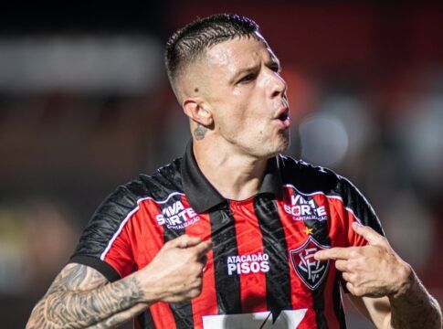Atacante do Vitória, Renato Kayzer é esperança de gol (Foto: Victor Ferreira/EC Vitória)